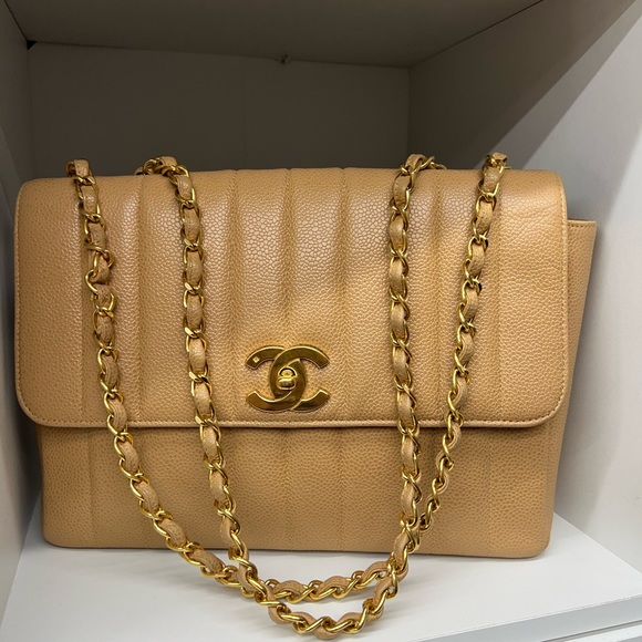 CHANEL Handbags - Chanel medium classic flap